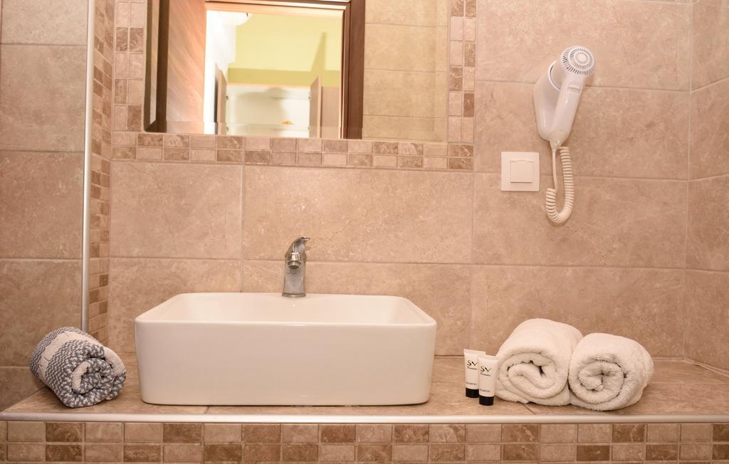 Anna Pousi Studios & Apartment Ormos Panagias Dış mekan fotoğraf